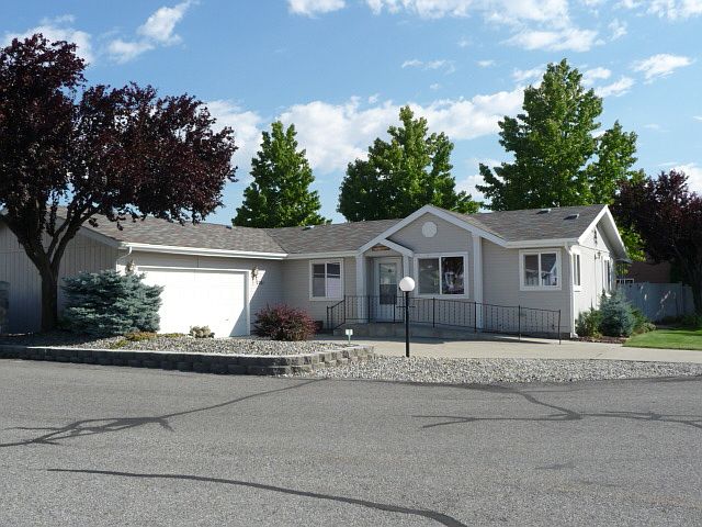 Corner lot has privacy