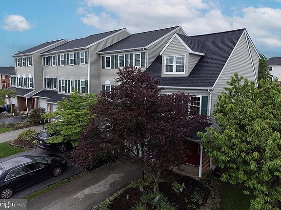 5th image of 755 Robin Hill Cir