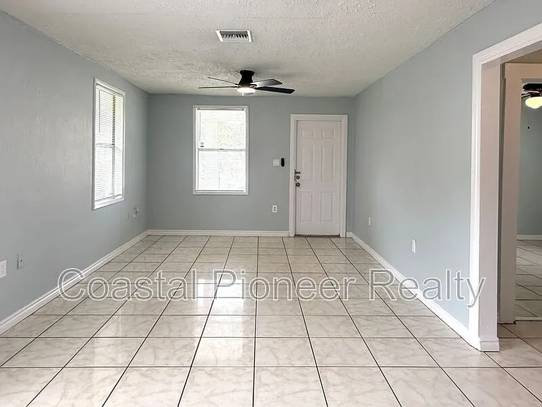 2308 E 15th Ave — Photo 3