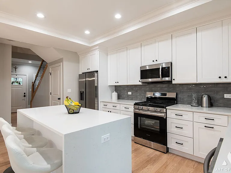 407 W Pierce Rd — Photo 4