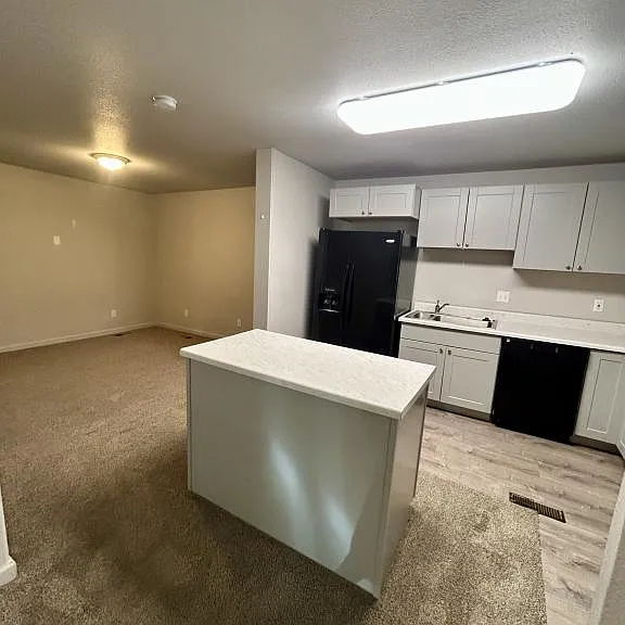 120 S Pikes Peak Ave — Photo 4
