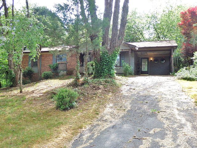 1st image of 134 Crestwood Dr