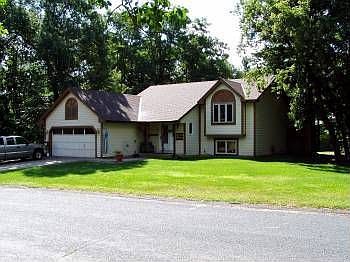 1st image of 3820 Interlachen Dr NE