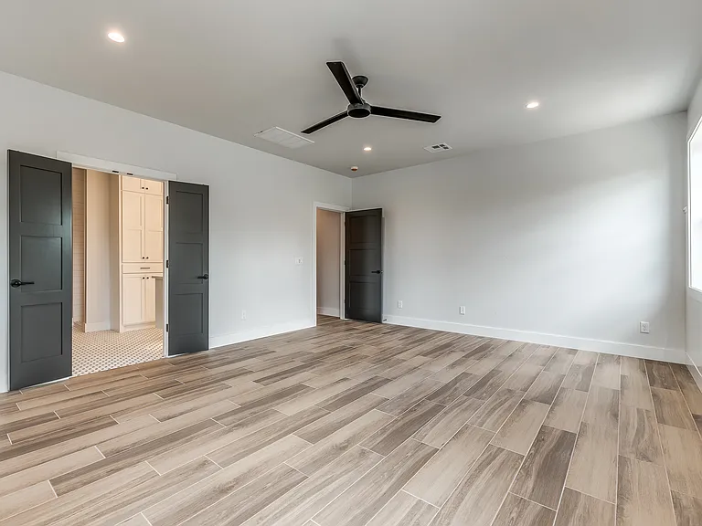 315 SW 13th St — Photo 13