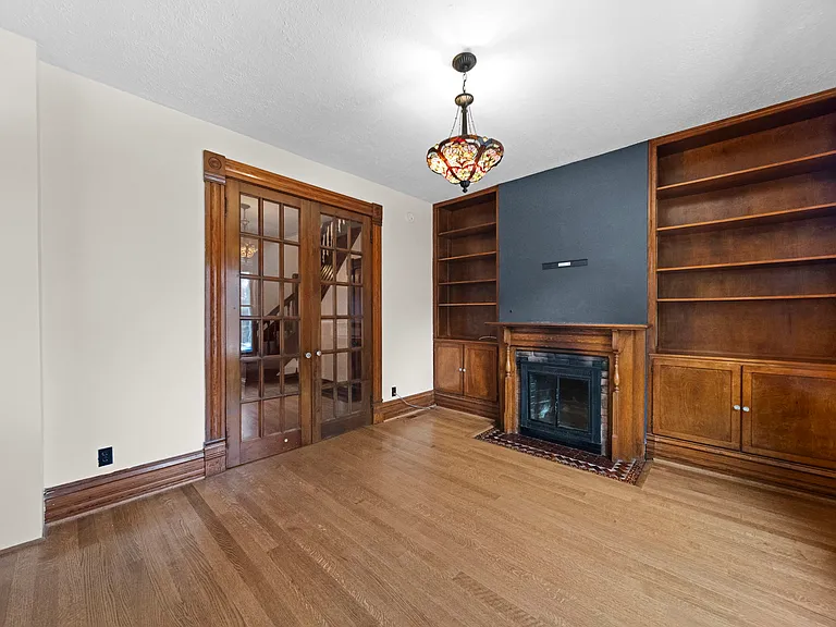 335 W 2nd Ave — Photo 7