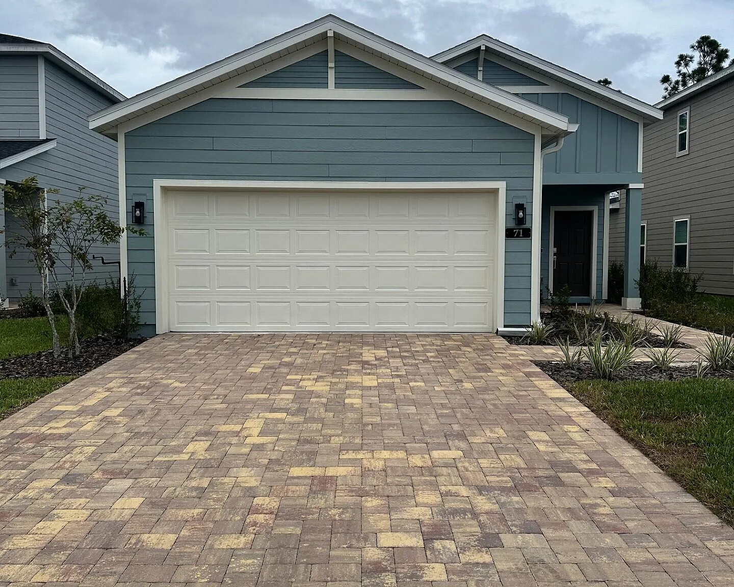 3 bed, 2.0 bath, 1884 sqft, $2,450 — Photo 1