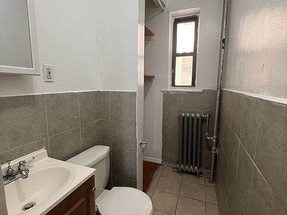 5th image of 354 Bergen Ave APT 4