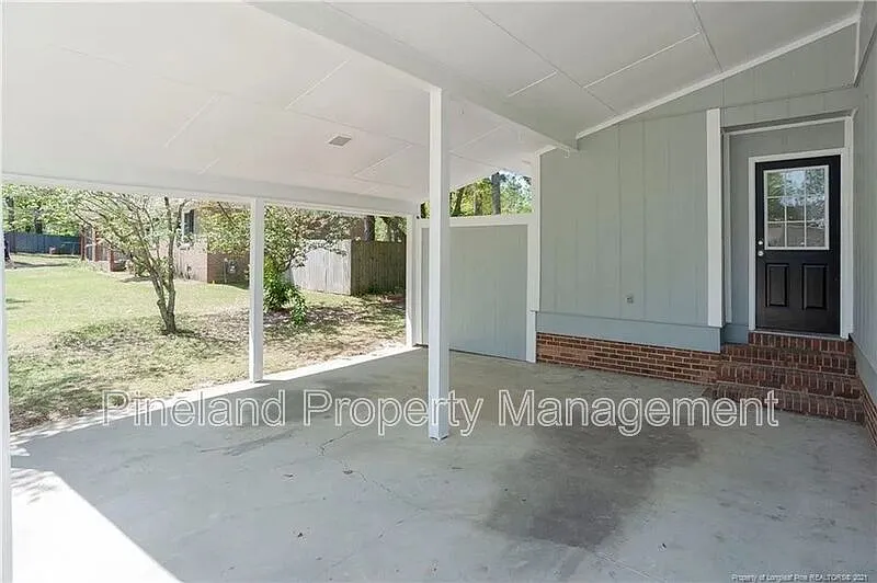 Building Photo - 2012 Lakemeadow Dr