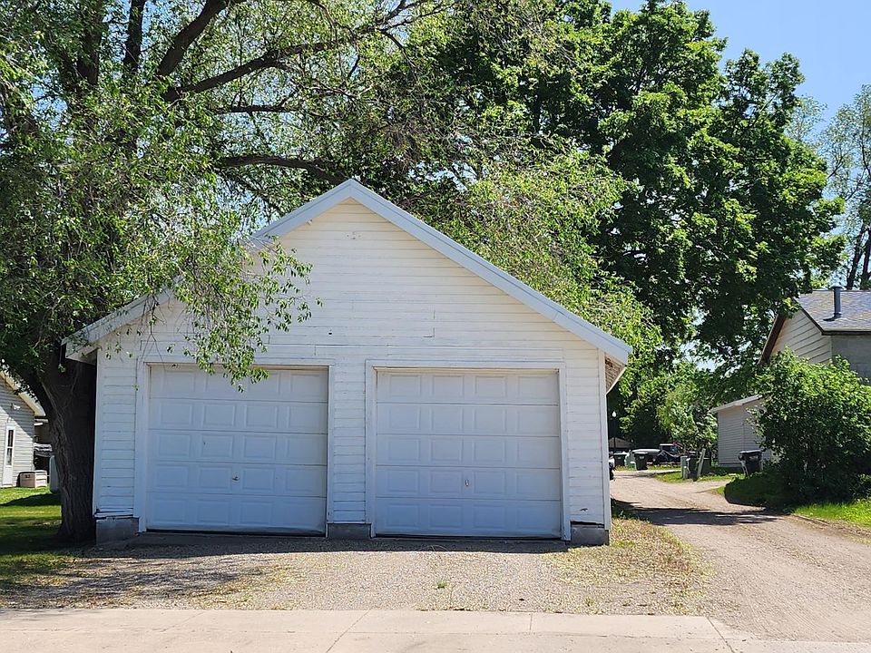 106 Monroe St SE, Hutchinson, MN 55350 MLS 6391894 Zillow