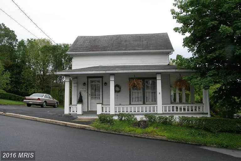 231 Dickinson Ave photo 1