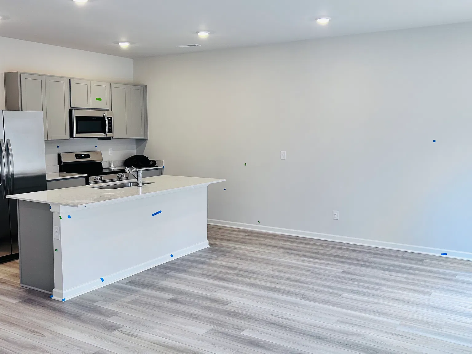 3 bed, 2.5 bath, 1455 sqft, $1,900 — Photo 2