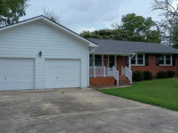 102 S Tunstall Ave, Apex, NC 27502