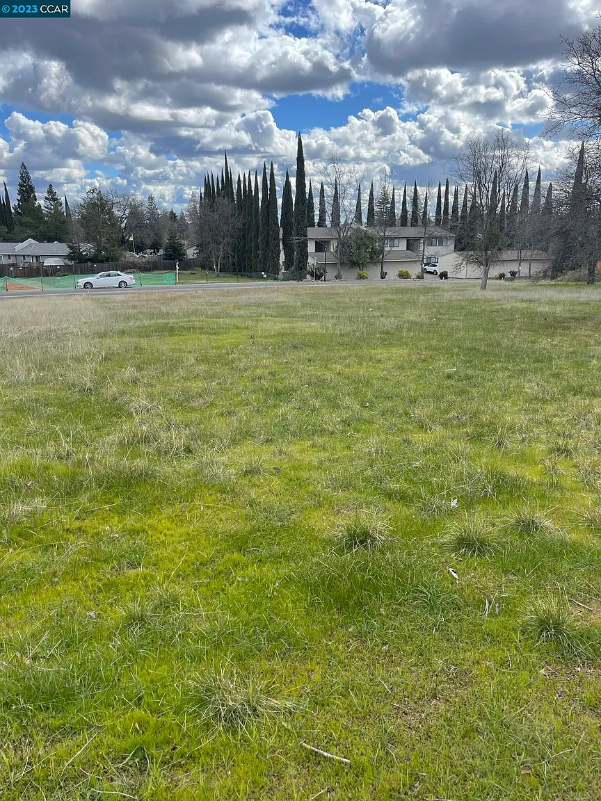 3271 La Canada Dr photo 1