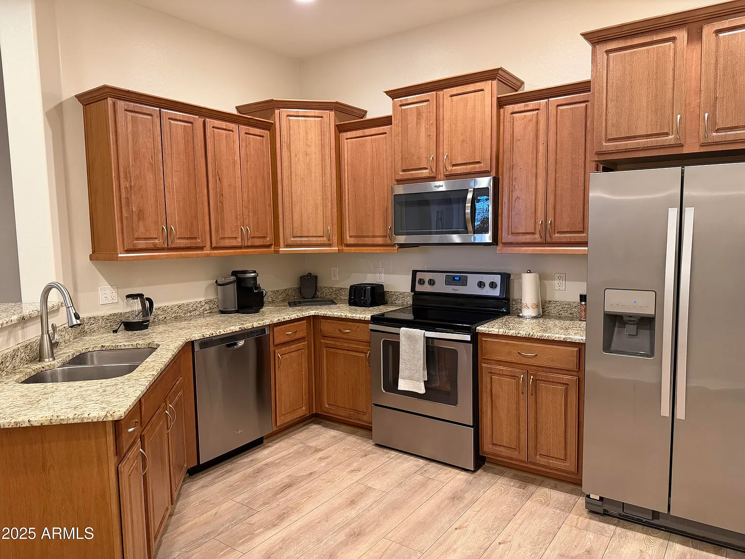 2 bed, 2.0 bath, 1350 sqft, $2,200 — Photo 2