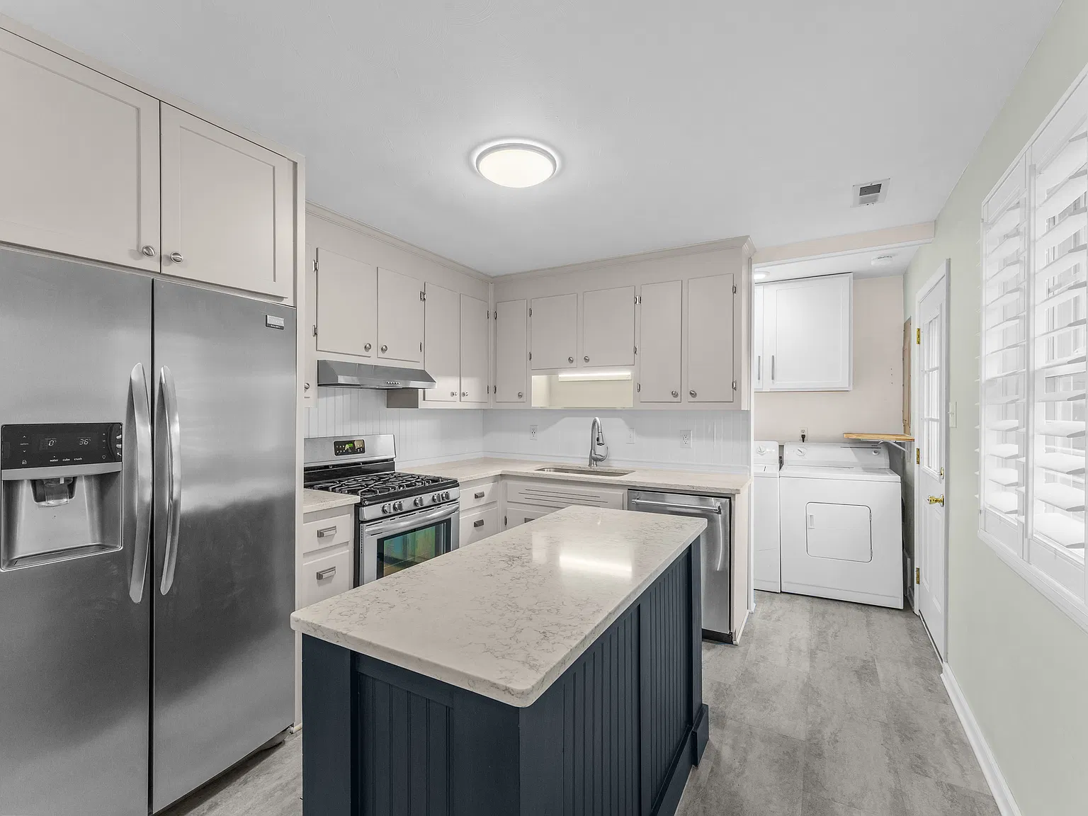 3 bed, 1.5 bath, 1100 sqft, $2,100 — Photo 4