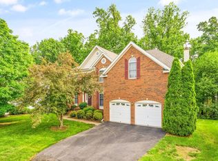 12351 Firestone Ct, Fairfax, VA 22033