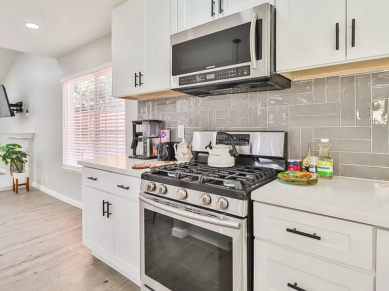 5664 E Bloomfield St — Photo 12