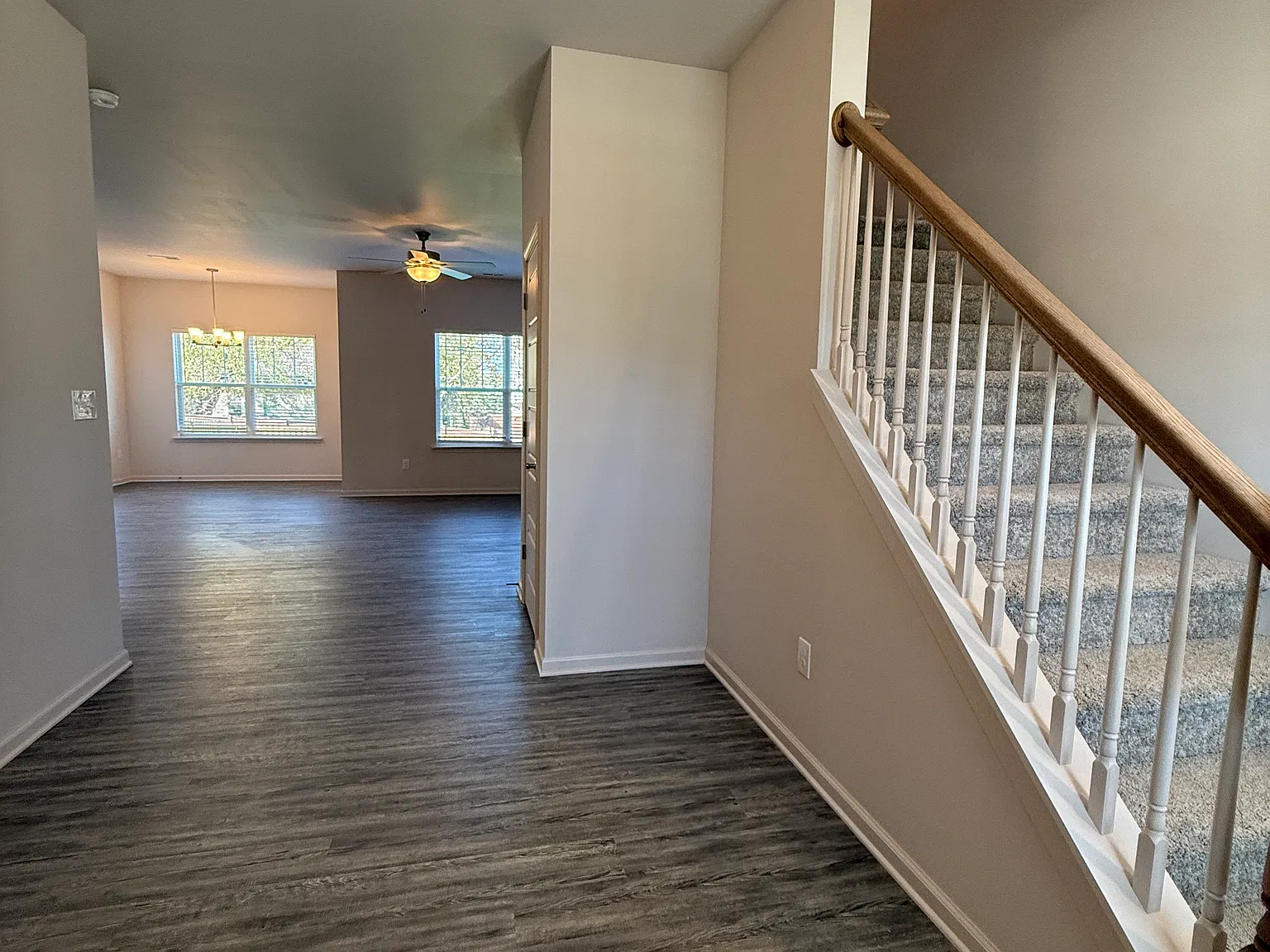 4 bed, 2.5 bath, 100 sqft, $2,615 — Photo 2