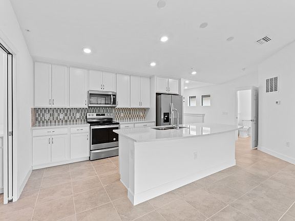 Spacious chef-inspired kitchen