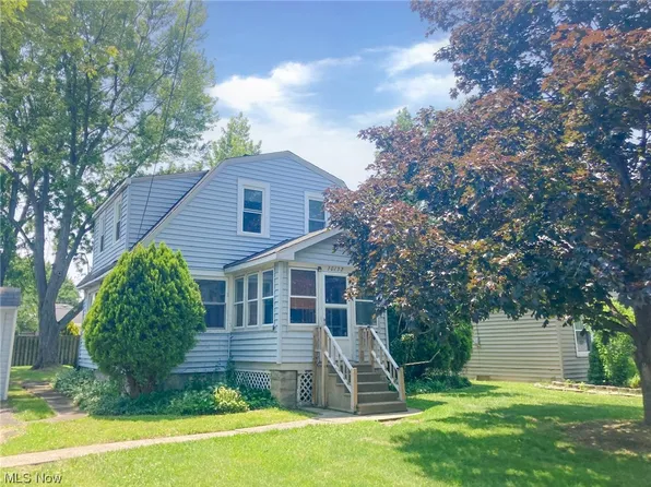 30132 Robert St, Wickliffe, OH 44092