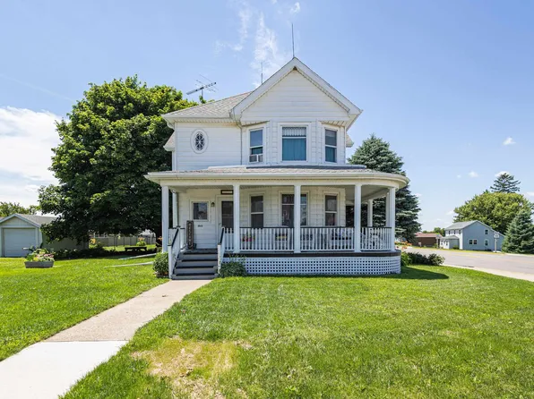 2015 Percival St, Hazel Green, WI 53811