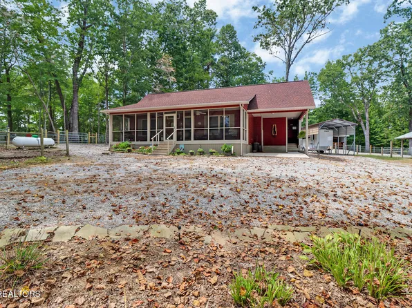 678 Spruce Creek Dr, Jamestown, TN 38556