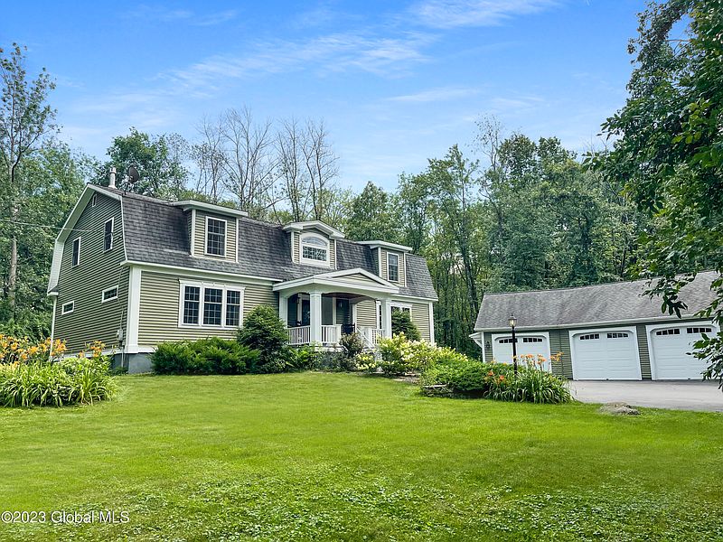 3rd image of 227 Lake Road