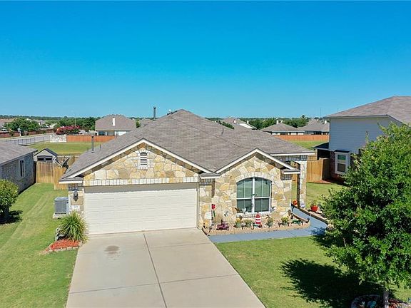 5th image of 301 N Hunting Lodge Ln