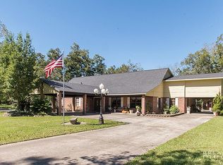 7824 Pecan Forest Ln, Baytown, TX 77521