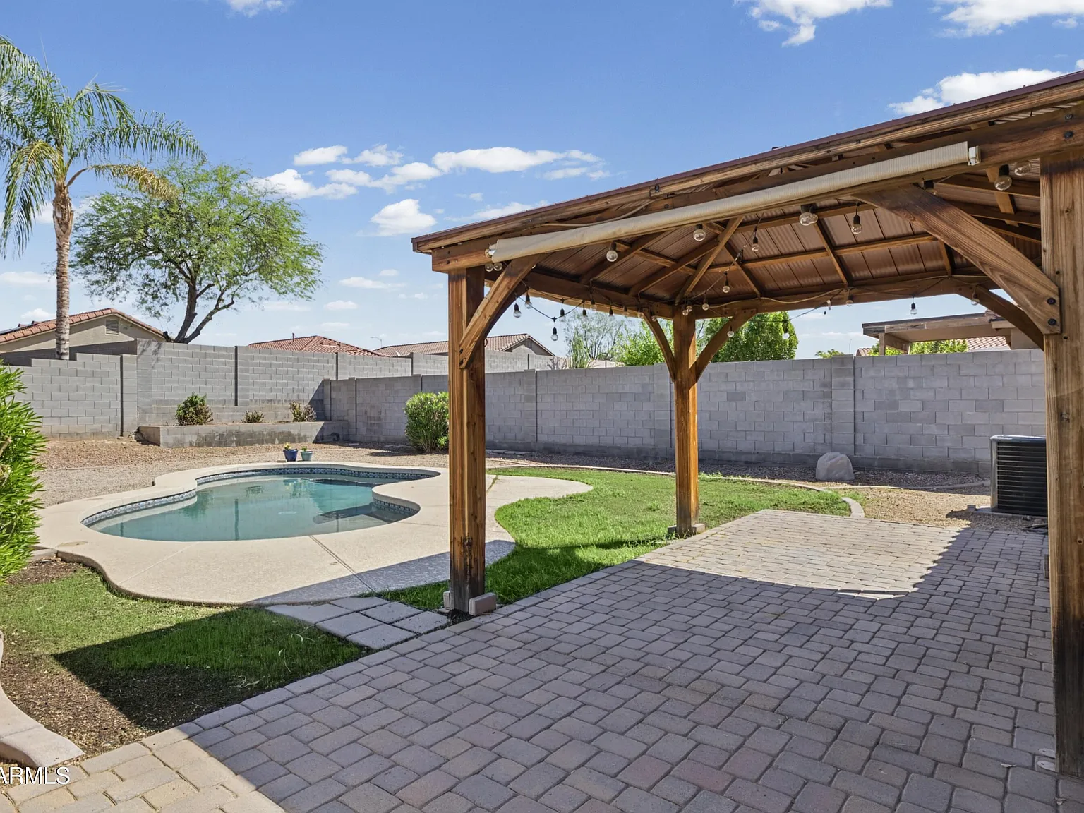 3 bed, 1231 sqft, $2,295 — Photo 3