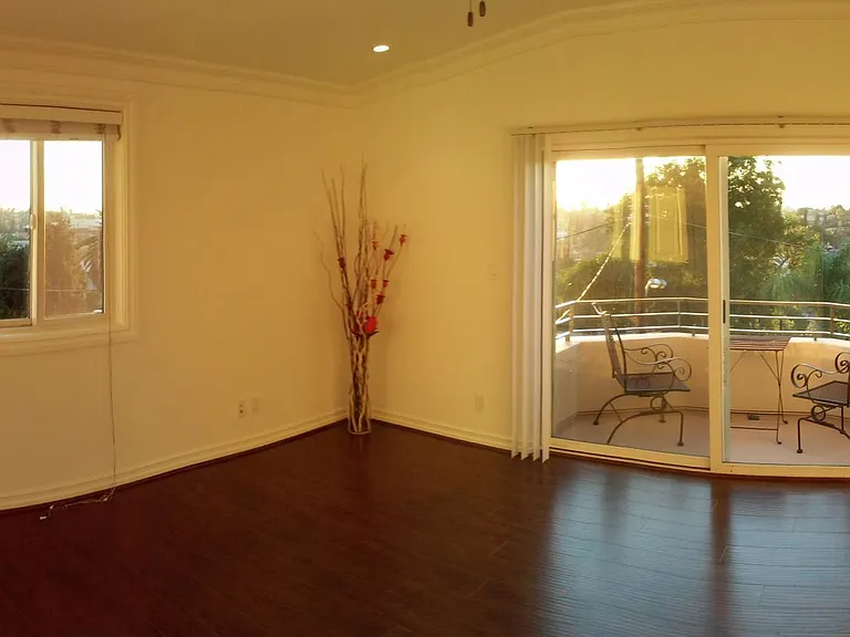 1530 Parmer Ave — Photo 29