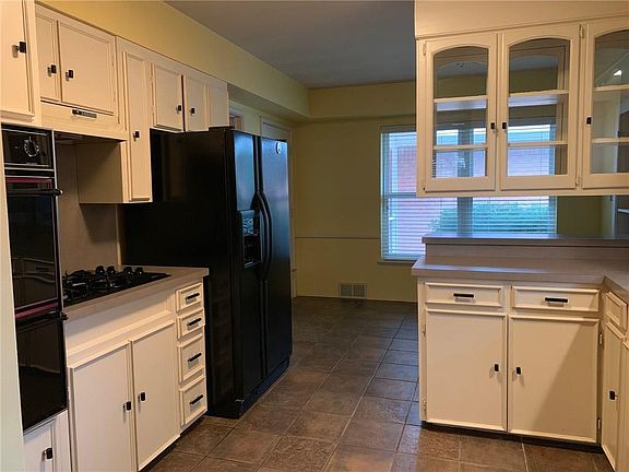 5th image of 7054 Cornelia Ln