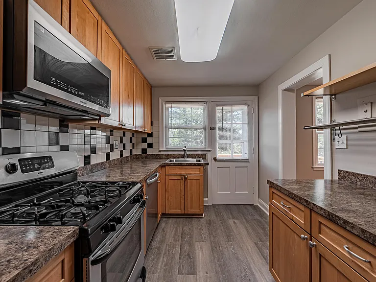 1565 Dellsway Rd — Photo 11