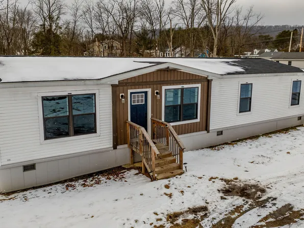 10 3rd Ave, Elysburg, PA 17824