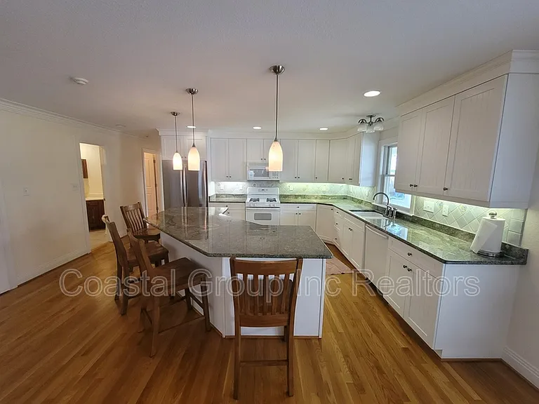2309 Wake Forest St — Photo 8