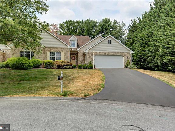 3rd image of 18702 Dover Dr