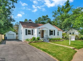 5402 S 12th St, Arlington, VA 22204