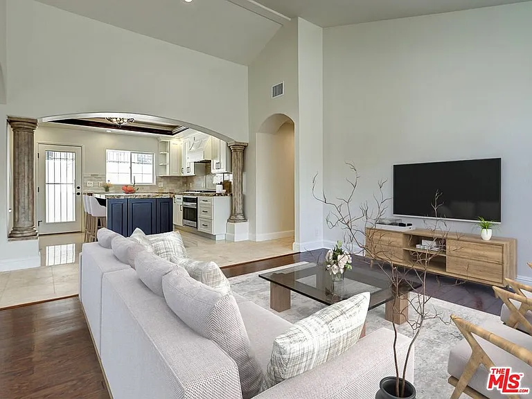 712 N Vista St — Photo 9