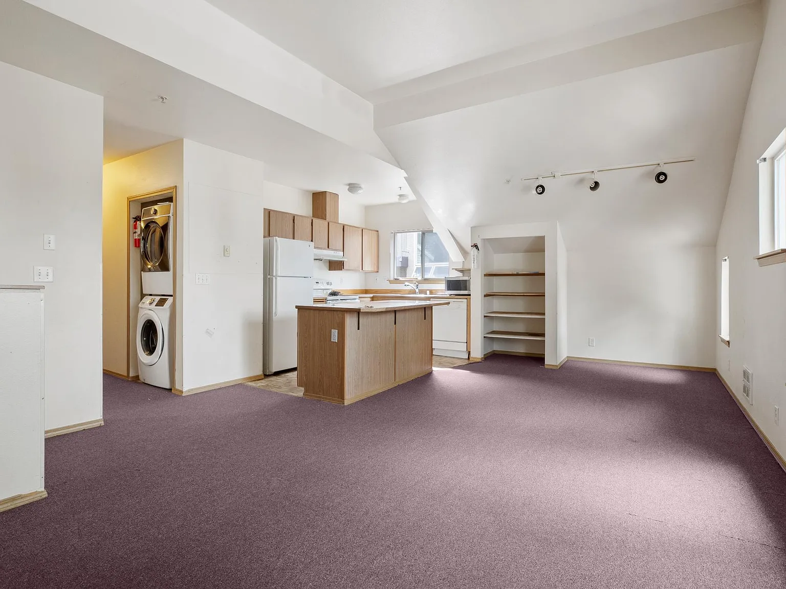 6 bed, 1200 sqft, $6,500 — Photo 3