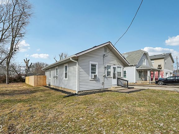 2nd image of 3020 S Mooresville Rd