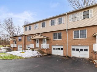 6415 Forest Gln, Victor, NY 14564