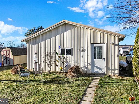 2nd image of 371 Maple Ave