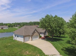26626 Spruce Ct, Godfrey, IL 62035