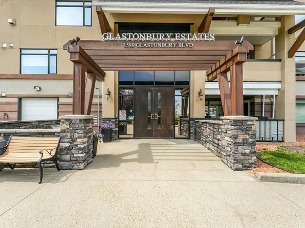 1589 Glastonbury Blvd NW #209, Edmonton, AB T5T 2V1