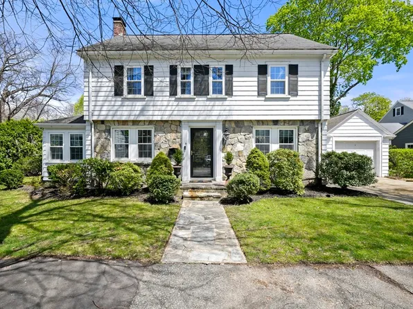 9 Allen Cir, Milton, MA 02186
