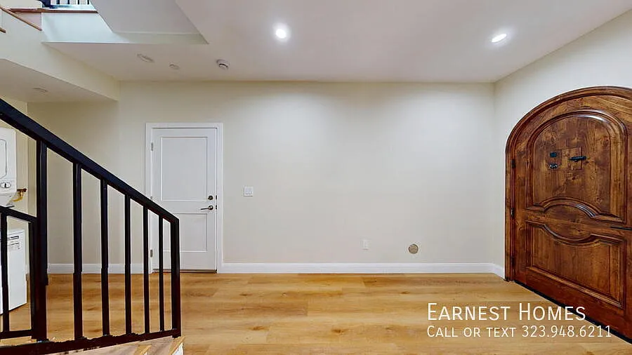 Bright & Spacious 2-Bedroom Home Near Main Street Alhambra! — Photo 4