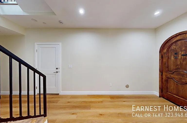 310 N 3rd St #B — Photo 4
