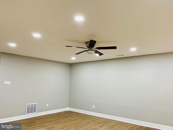 3rd image of 4860 W Brigantine Ct