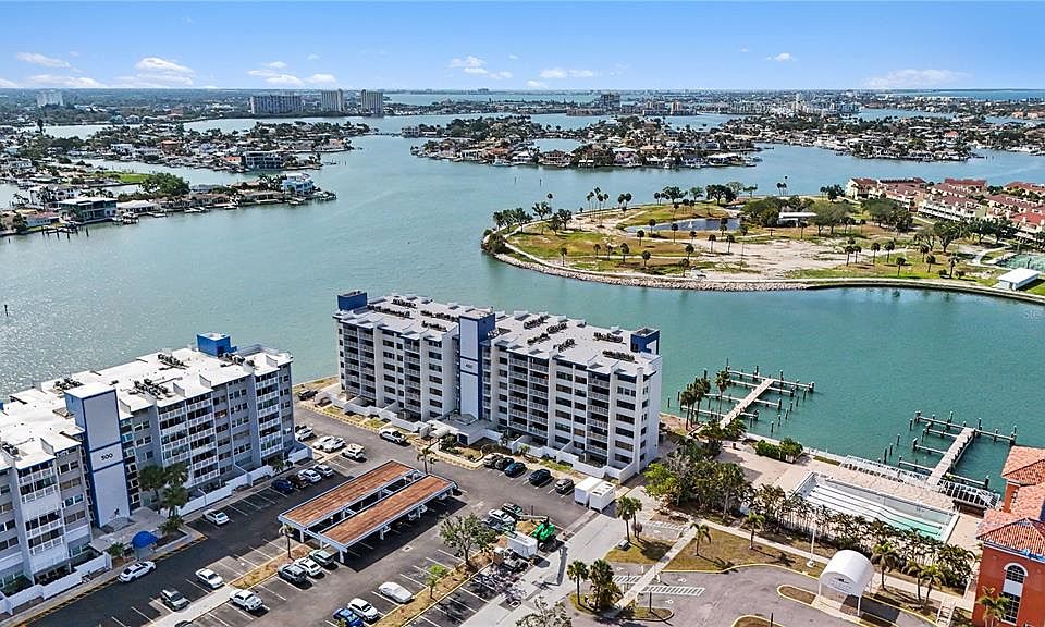 1st image of 450 TREASURE ISLAND CAUSEWAY #601