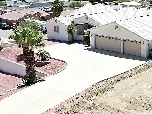 4th image of 866 Manor Dr
